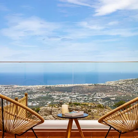 Mari Chania, With Private Ecologic Pool And Amazing View! וילה