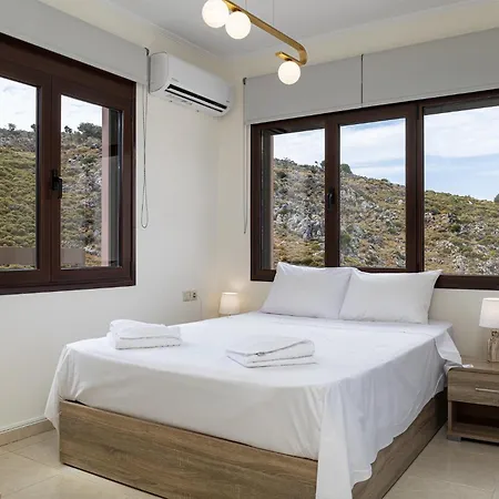 Mari Chania, With Private Ecologic Pool And Amazing View! וילה *
